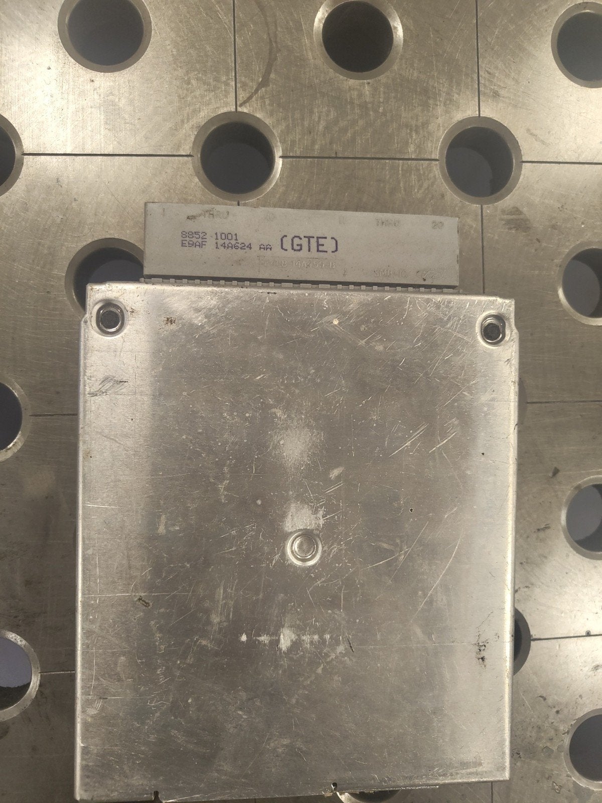 Sierra ecu, Ophalen, Slot
