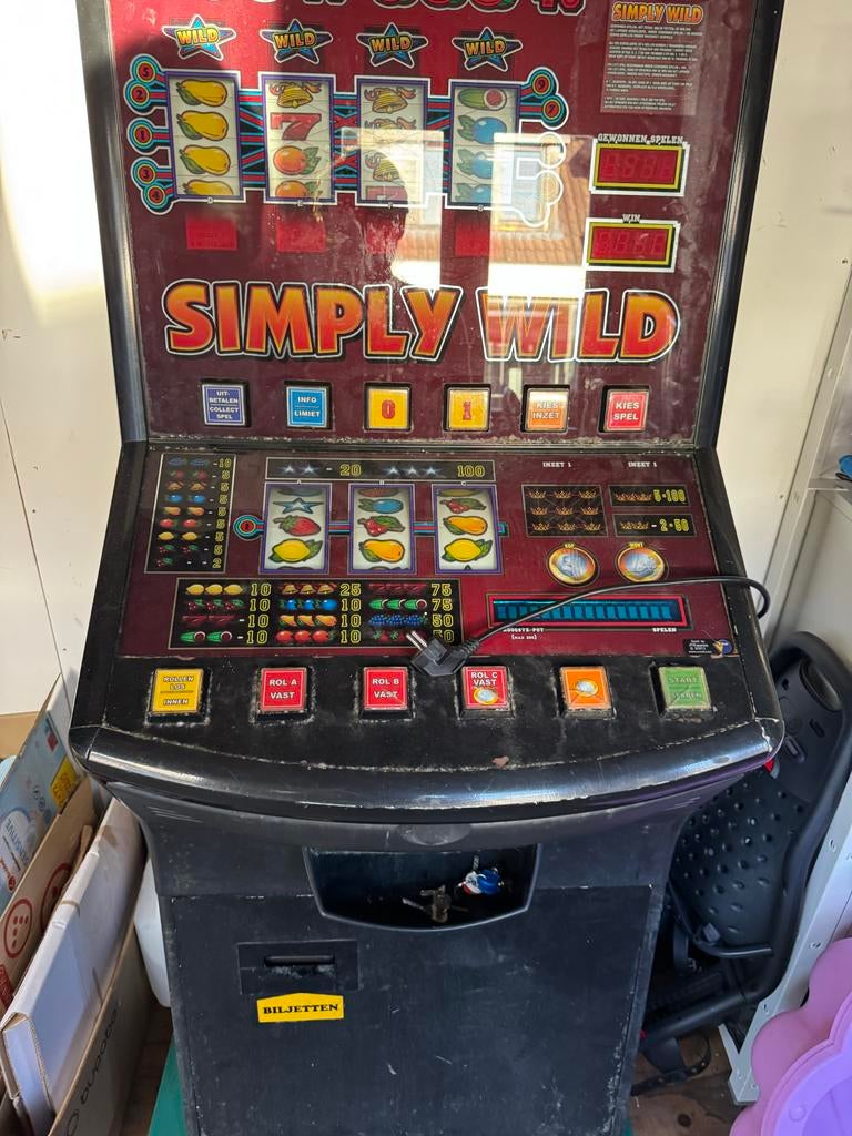 Simply Wild Gokkast - Klassieke Fruitautomaat, Euro, Ophalen, Gebruikt, Met sleutels