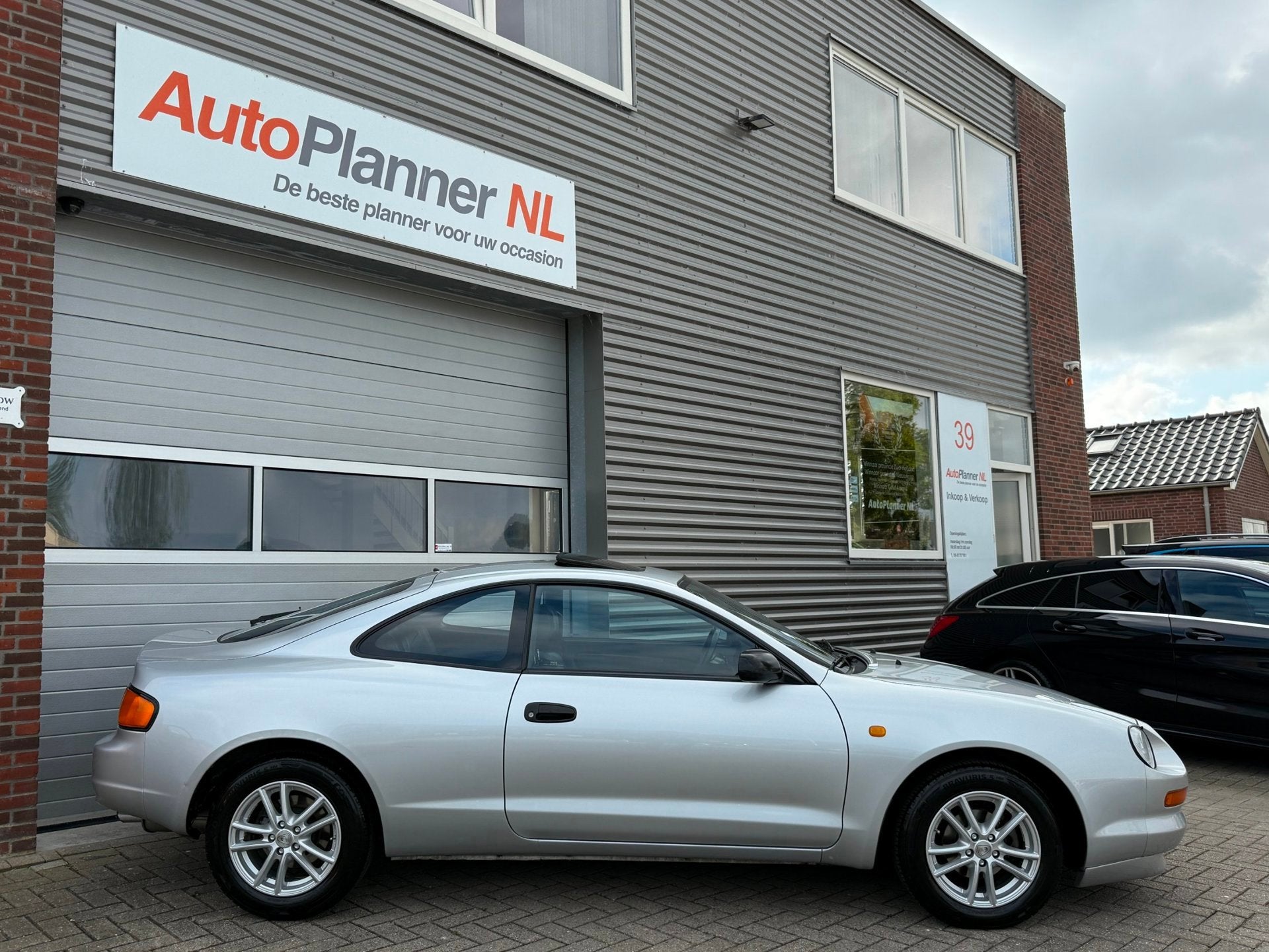 Toyota Celica 1.8i Limited! Airco! Leder! Schuifdak!, Gebruikt, Zwart, 4 cilinders, Handgeschakeld