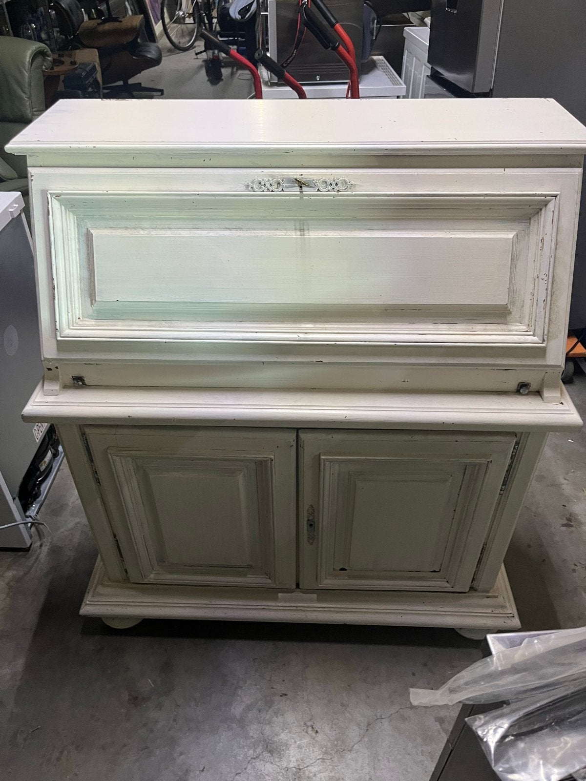 Antiek secretaire bureau met opbergruimte, Ophalen