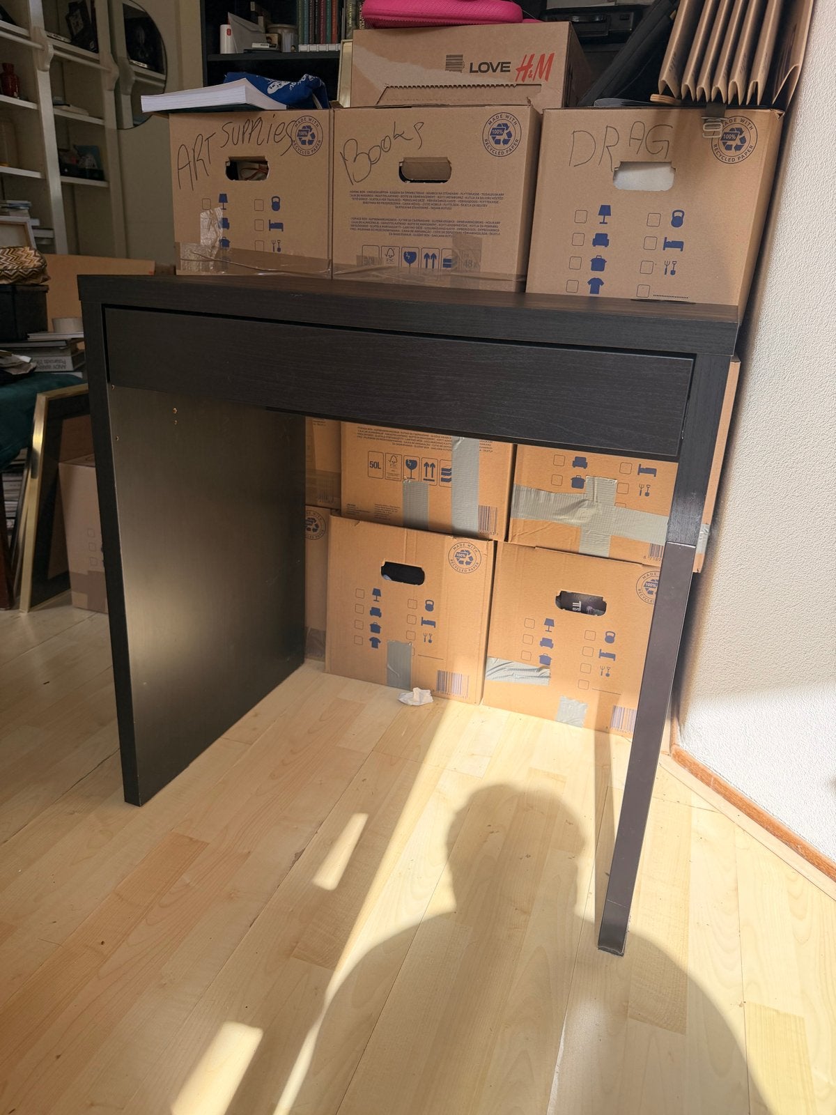 MOET WEG IKEA Micke bureau - Zwart/bruin, 73x50 cm, Ophalen, Zwart, Met lades, Spaanplaat of MDF