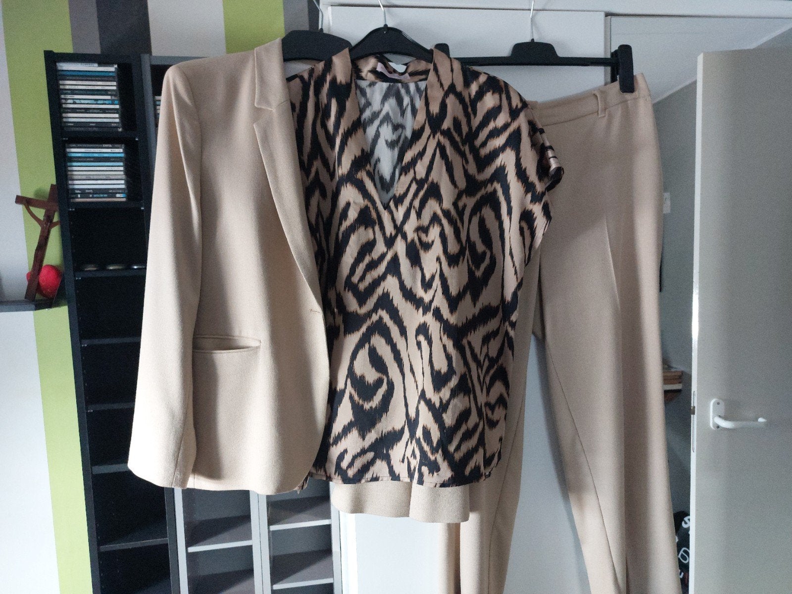 Broekpak, Kleding | Dames, Ophalen of Verzenden, Zo goed als nieuw, Maat 42/44 (L)