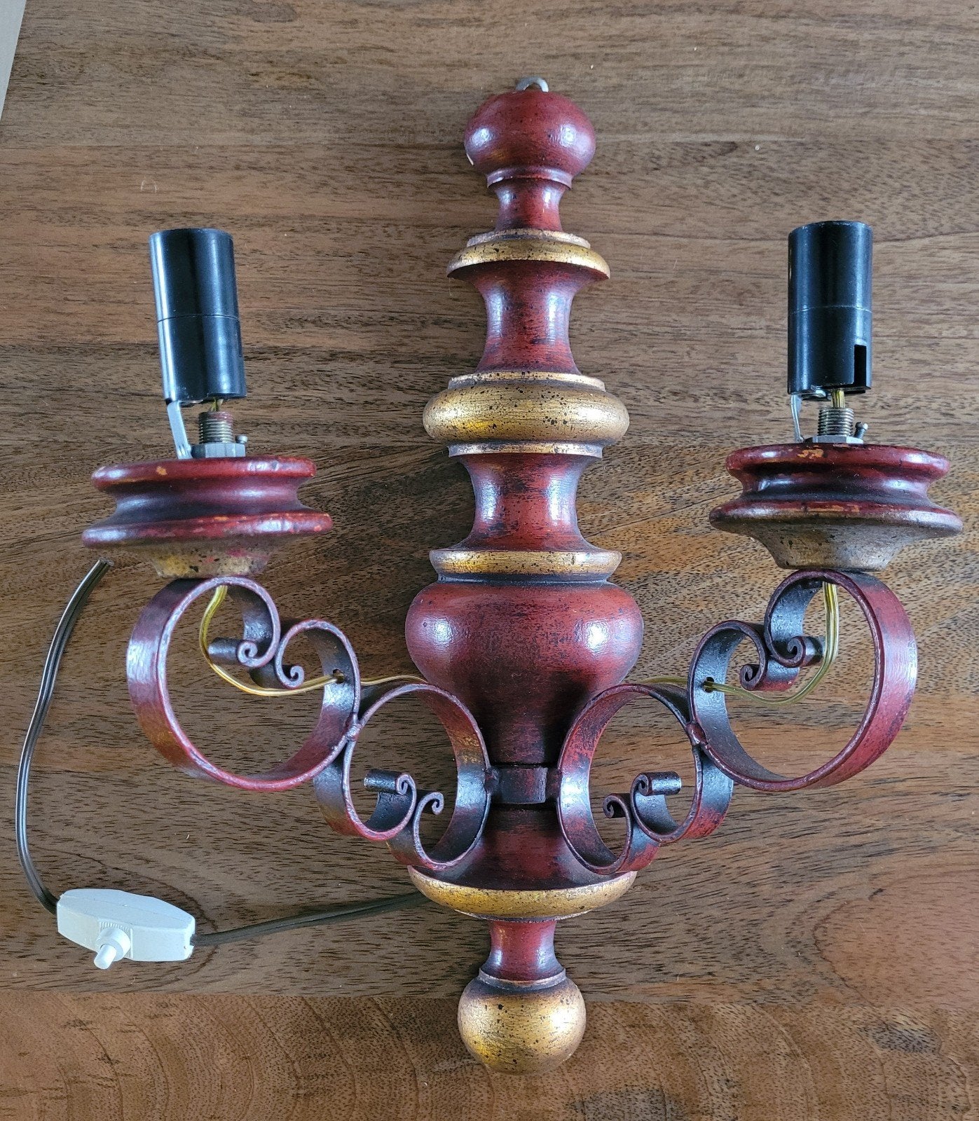 Mooie wandlamp met 2 armen, Huis en Inrichting, Gebruikt, Rood, Ophalen of Verzenden, Overige merken