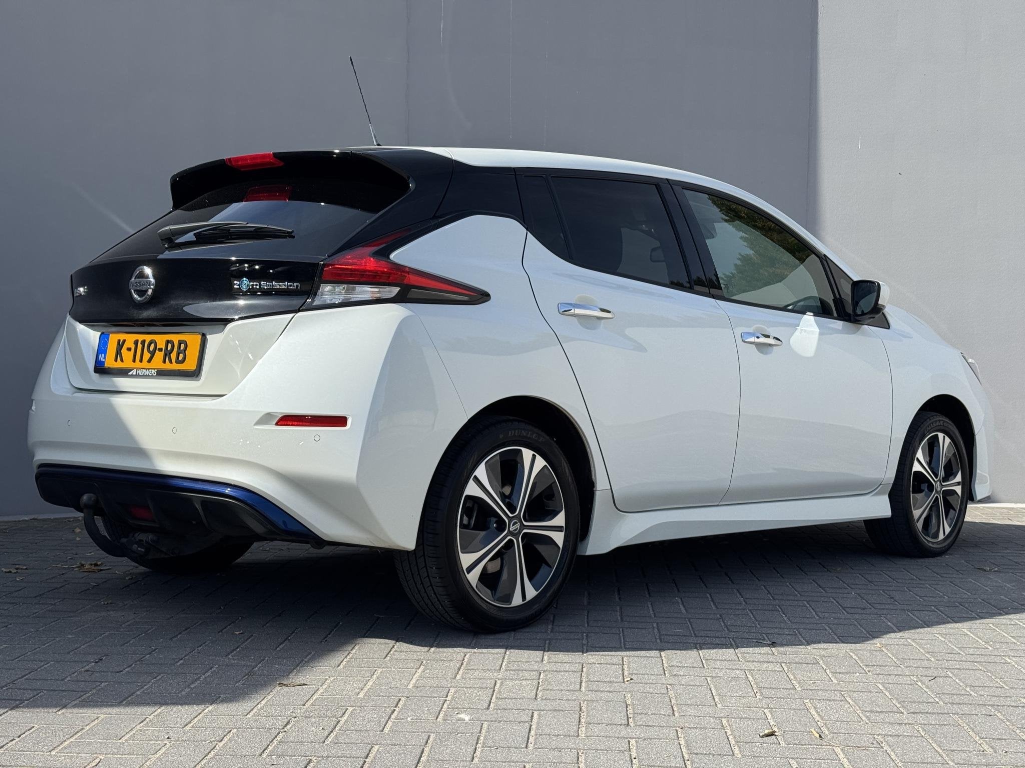 Nissan LEAF e+ N-Connecta 62 kWh / Eerste Eigenaar / Dealer, Auto's, Stof, Gebruikt, Wit, 62 kWh