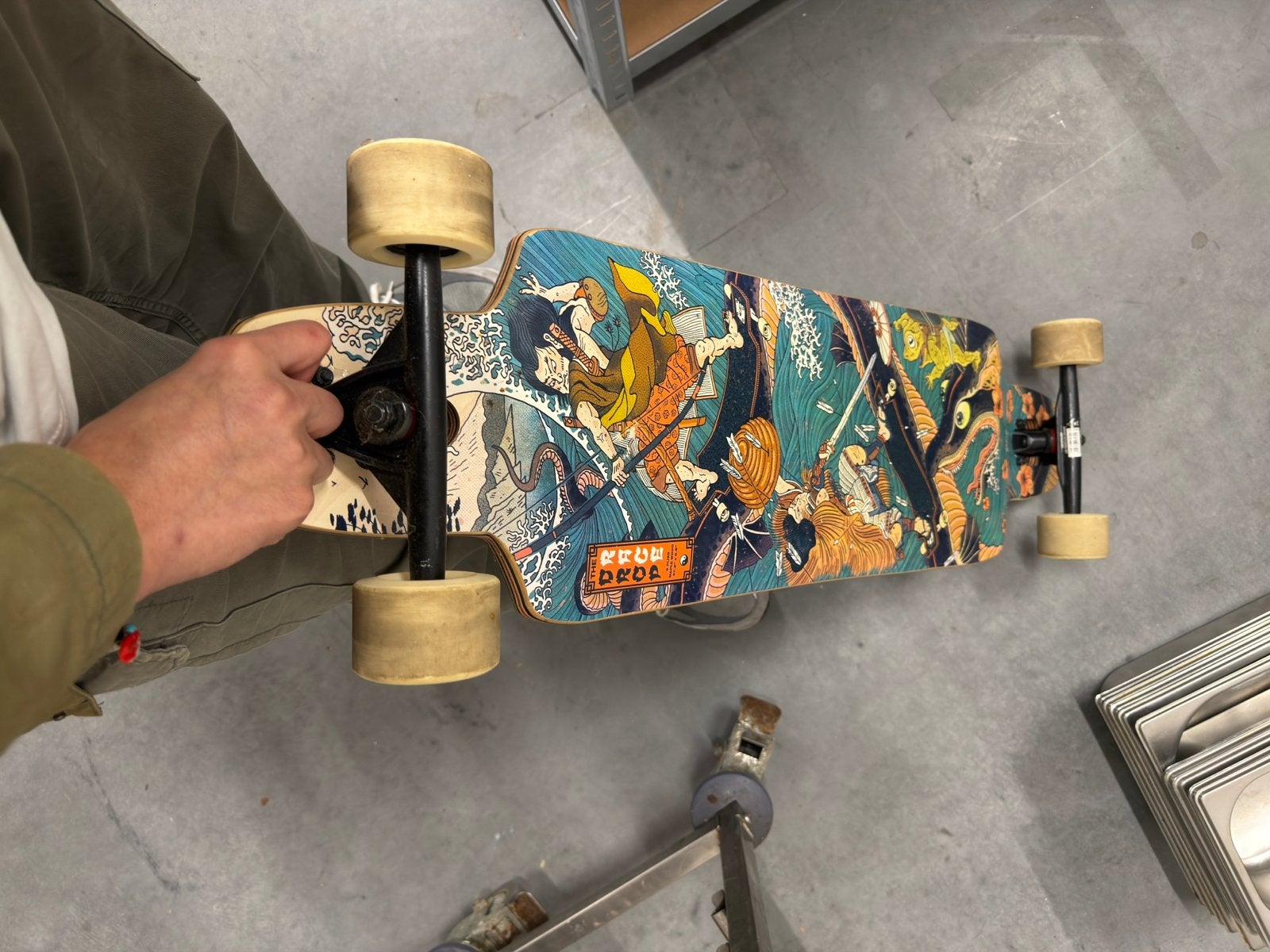 Longboard met unieke Japanse print - Zo goed als nieuw, Ophalen, Zo goed als nieuw, Skateboard, Longboard