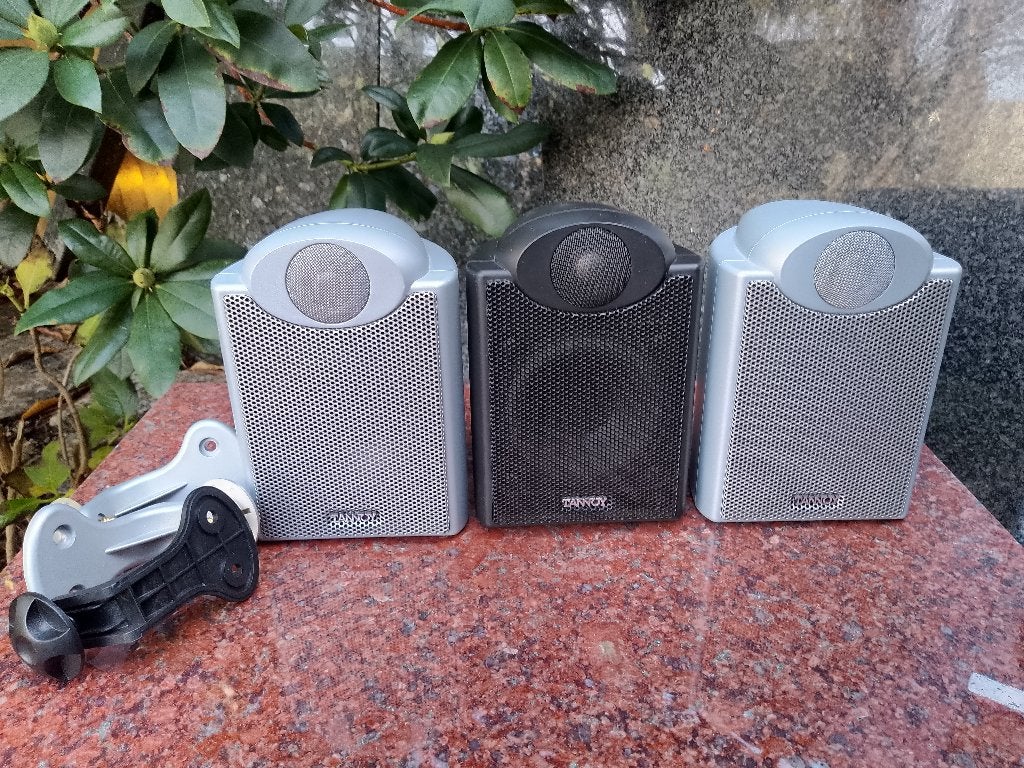 Tannoy FX 3.0 luidsprekers set met muurbeugels, Overige merken, Geschikt voor surround/home cinema, Ophalen of Verzenden, Zo goed als nieuw