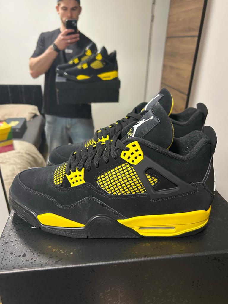 Jordan 4 Retro Thunder - Maat 45, Ophalen of Verzenden, Nieuw, Zwart, Sneakers of Gympen