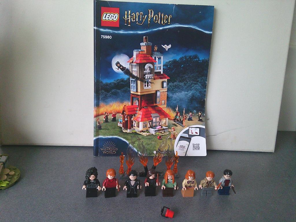 Lego 75980 Harry Potter: Aanval op het Nest + doos +bouwboek, Lego, Harry Potter, Ophalen of Verzenden, Zo goed als nieuw