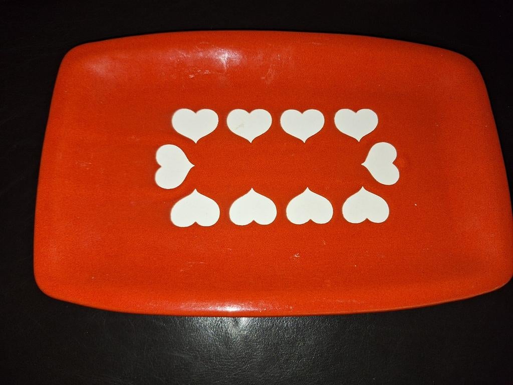 Schaal Waechtersbach met hartjes, rood, Porselein of Keramiek, Schaal, Ophalen of Verzenden, Zo goed als nieuw