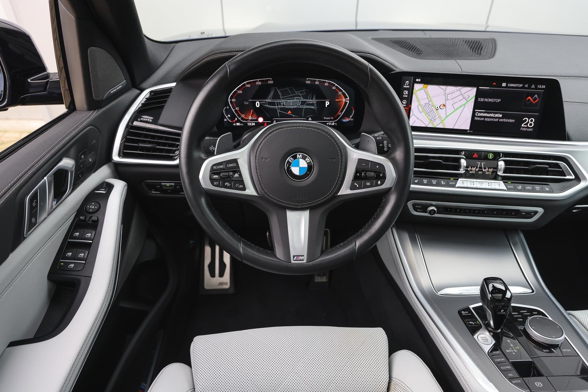 BMW X5 xDrive40i High Executive M Sport Automaat / BMW M 50, Gebruikt, Verwarming stoelen achter, Vierwielaandrijving, 2075 kg