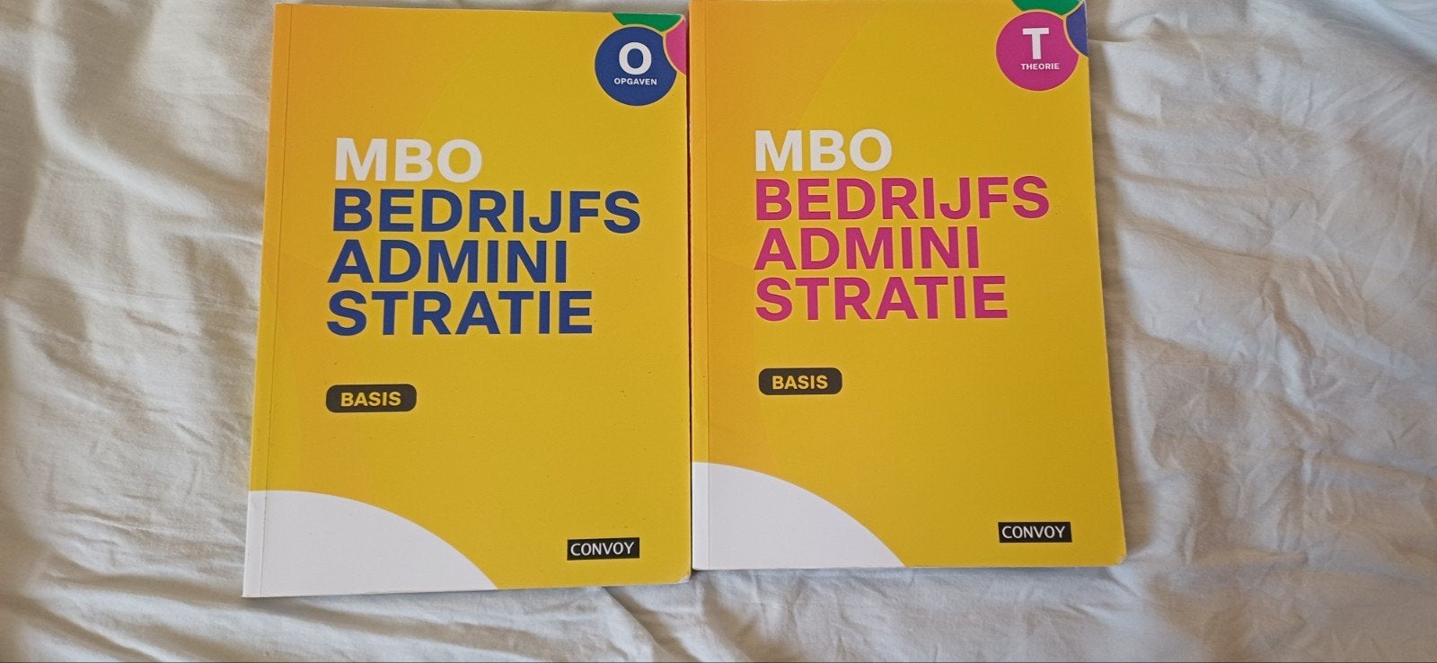 MBO Bedrijfsadministratie Basis (Theorie & Opgaven), Ophalen of Verzenden, Zo goed als nieuw, Overige niveaus, Economie