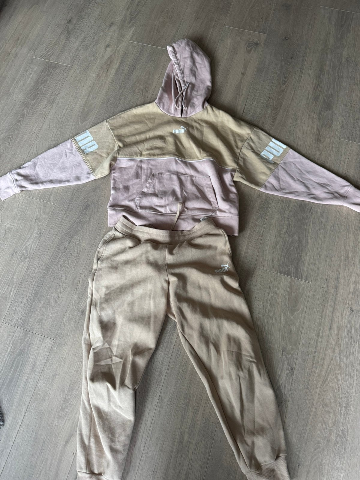 Compleet trainingspak/huispak PUMA, Ophalen of Verzenden, Gedragen, Maat 38/40 (M), Beige