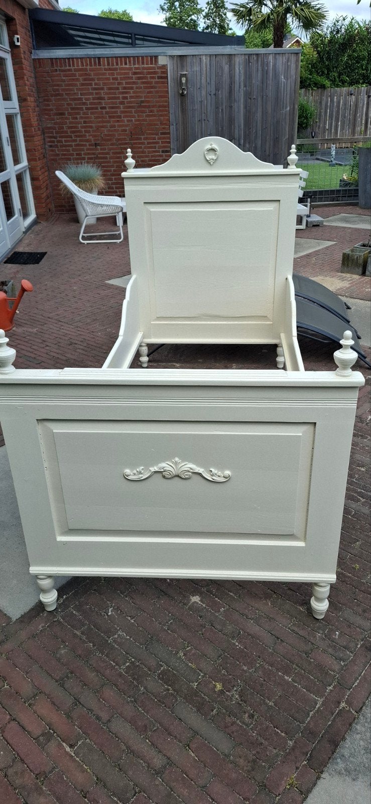 Vintage wit ledikant/bed 200x90 met lattenbodem, Ophalen
