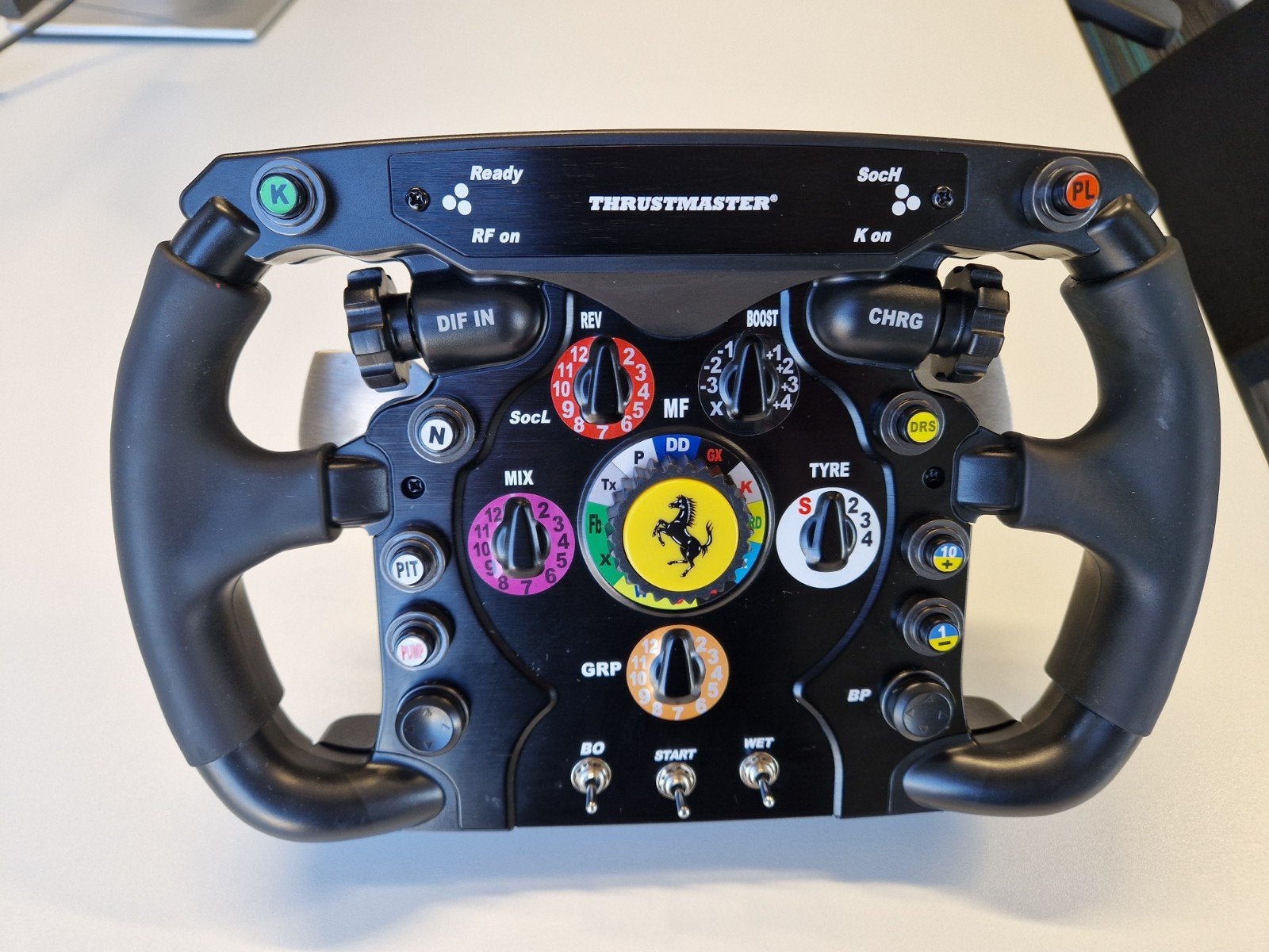 thrustmaster Ferrari F1 wheel + QR voor T598 base, Computers en Software, Ophalen, Zo goed als nieuw, Thrustmaster TCA