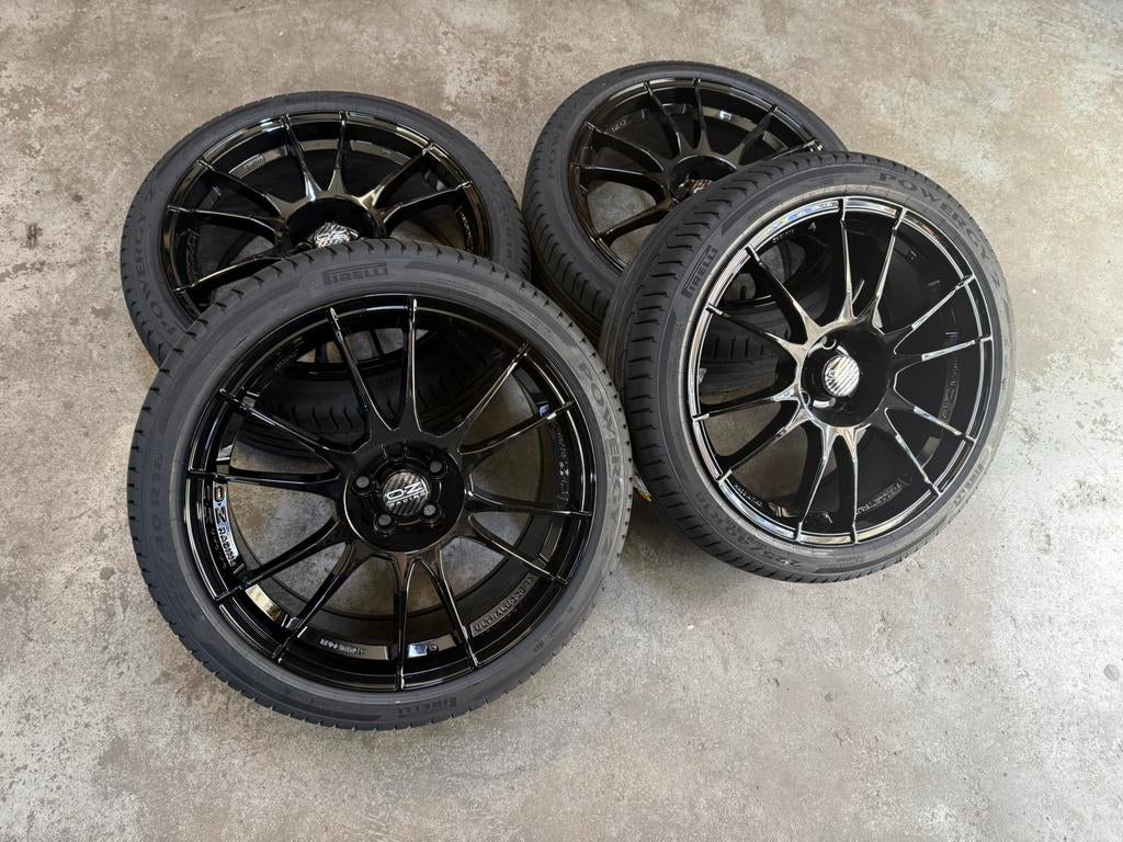 ✅ 18 inch OEM OZ Racing Ultraleggera 5x100 Vw Polo Golf 4 A1, Auto-onderdelen, Banden en Velgen, 18 inch, Gebruikt, Banden en Velgen