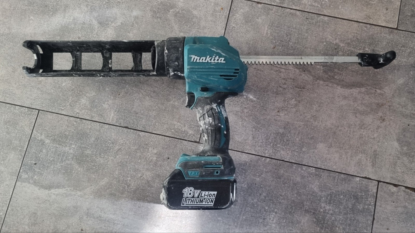 Makita Kitspuit en Schuurmachine (Gebruikt), Doe-het-zelf en Verbouw, Gereedschap | Handgereedschap, Ophalen of Verzenden, Gebruikt