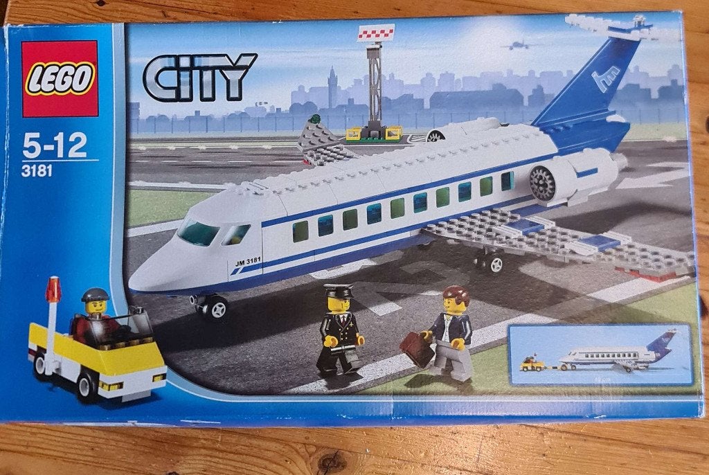 Lego City Passagiersvliegtuig 3181 - Compleet met doos, City, Lego, Ophalen of Verzenden, Zo goed als nieuw