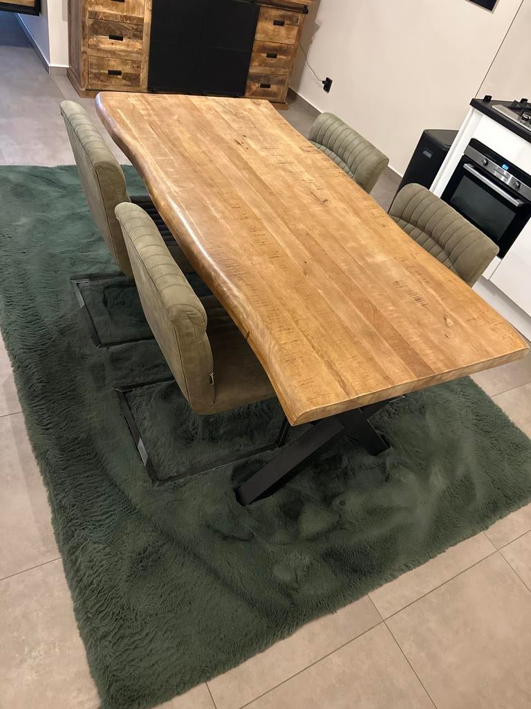 Robuuste Mangohouten Eettafel met X-poot en 4 stoelen, Huis en Inrichting, Stoffering | Vloerbedekking, Ophalen, Zo goed als nieuw