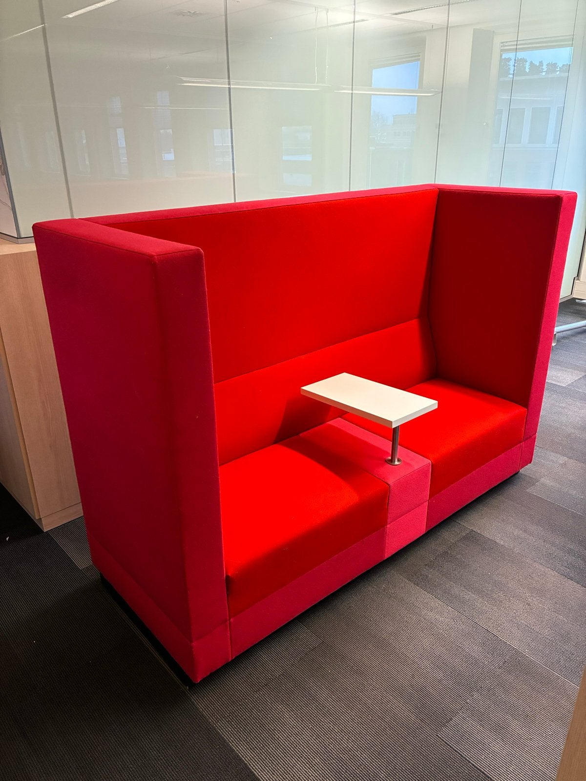 Rode Akoestische Banken met Tafel - Privacy & Geluidsdemping, Huis en Inrichting, Ophalen of Verzenden, Gebruikt, Stof