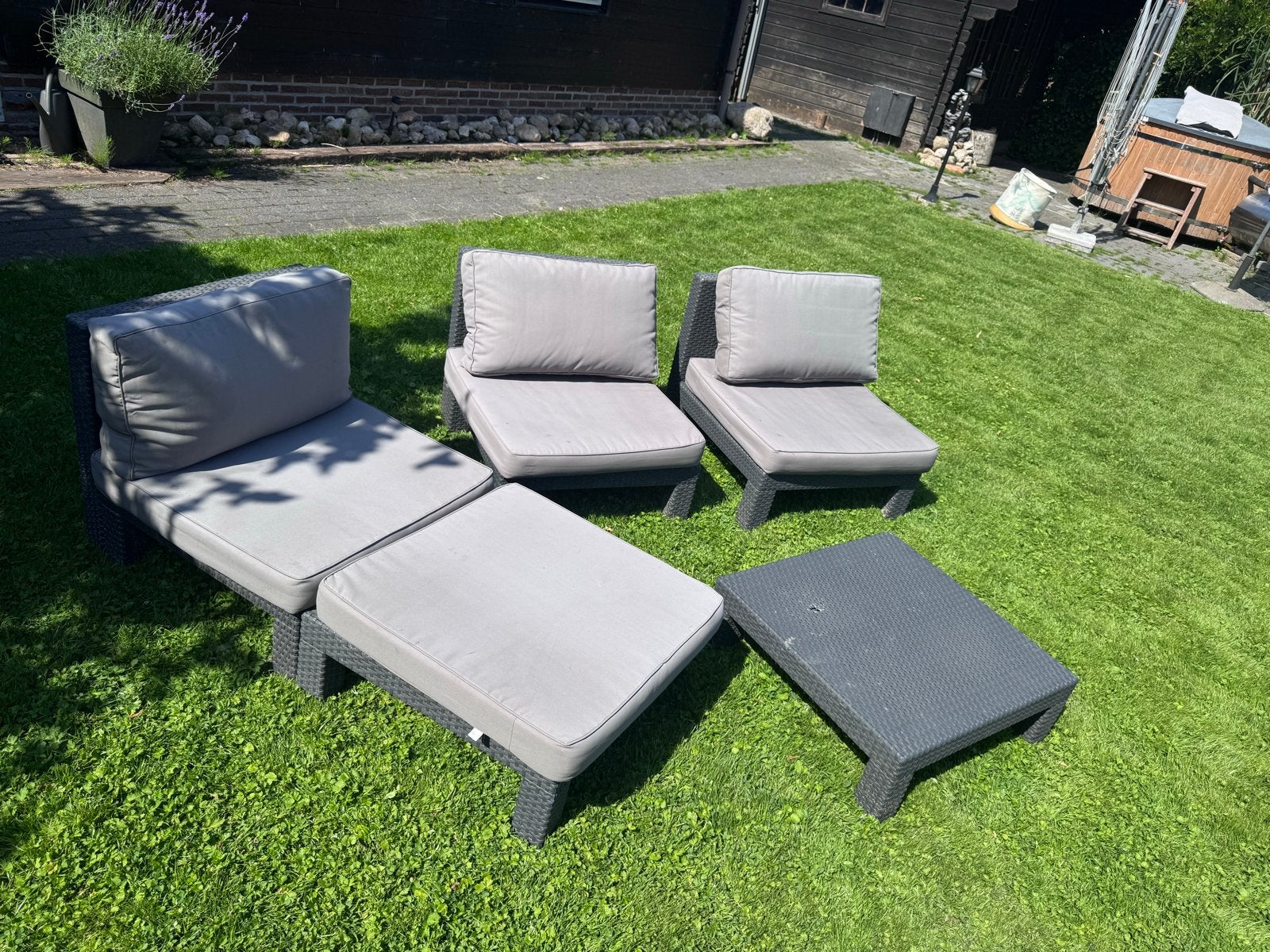 Tuinset met 3 stoelen, 1 hocker/ligstoel en 1/2 bijzettafels, Tuin en Terras, Ophalen, Gebruikt, 3 zitplaatsen, Wicker