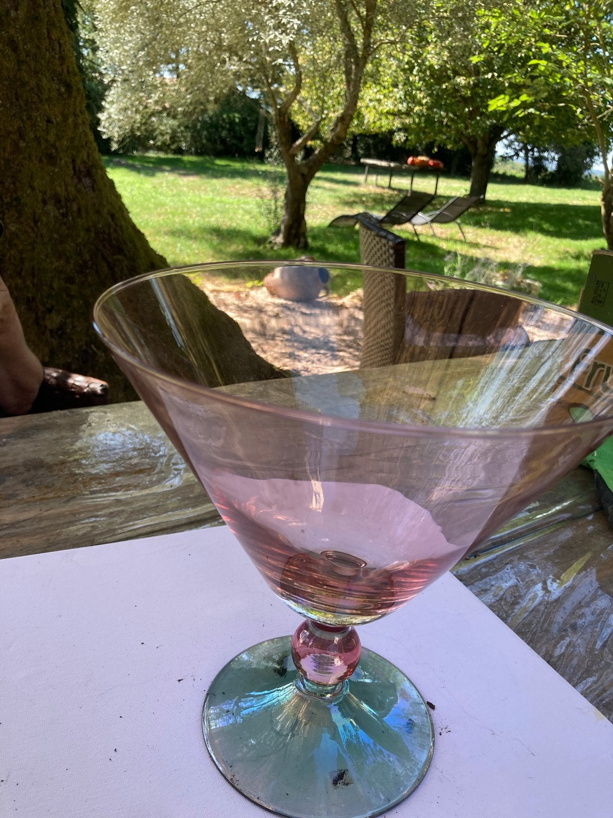 Roze glazen schaal op voet, vintage, Ophalen of Verzenden