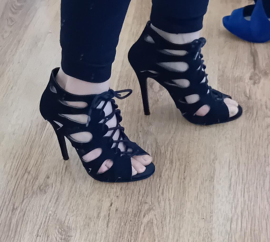 Sexy zwarte pumps sandalen hoge hakken 36 zgan, Kleding | Dames, Schoenen, Ophalen of Verzenden, Zo goed als nieuw