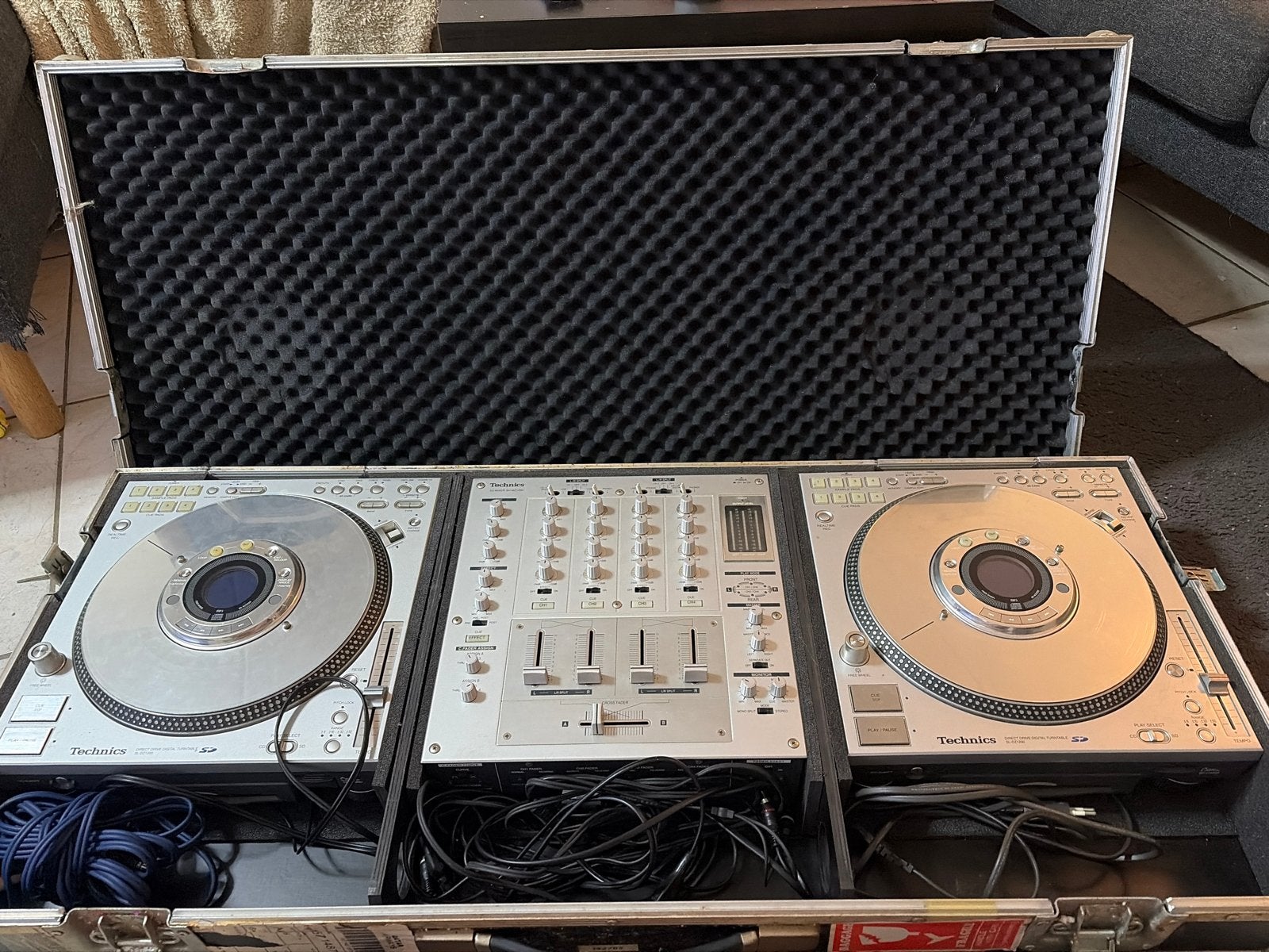 Complete Technics DJ-set met mixer en flightcase, Ophalen of Verzenden, Gebruikt, Dj-set, Technics