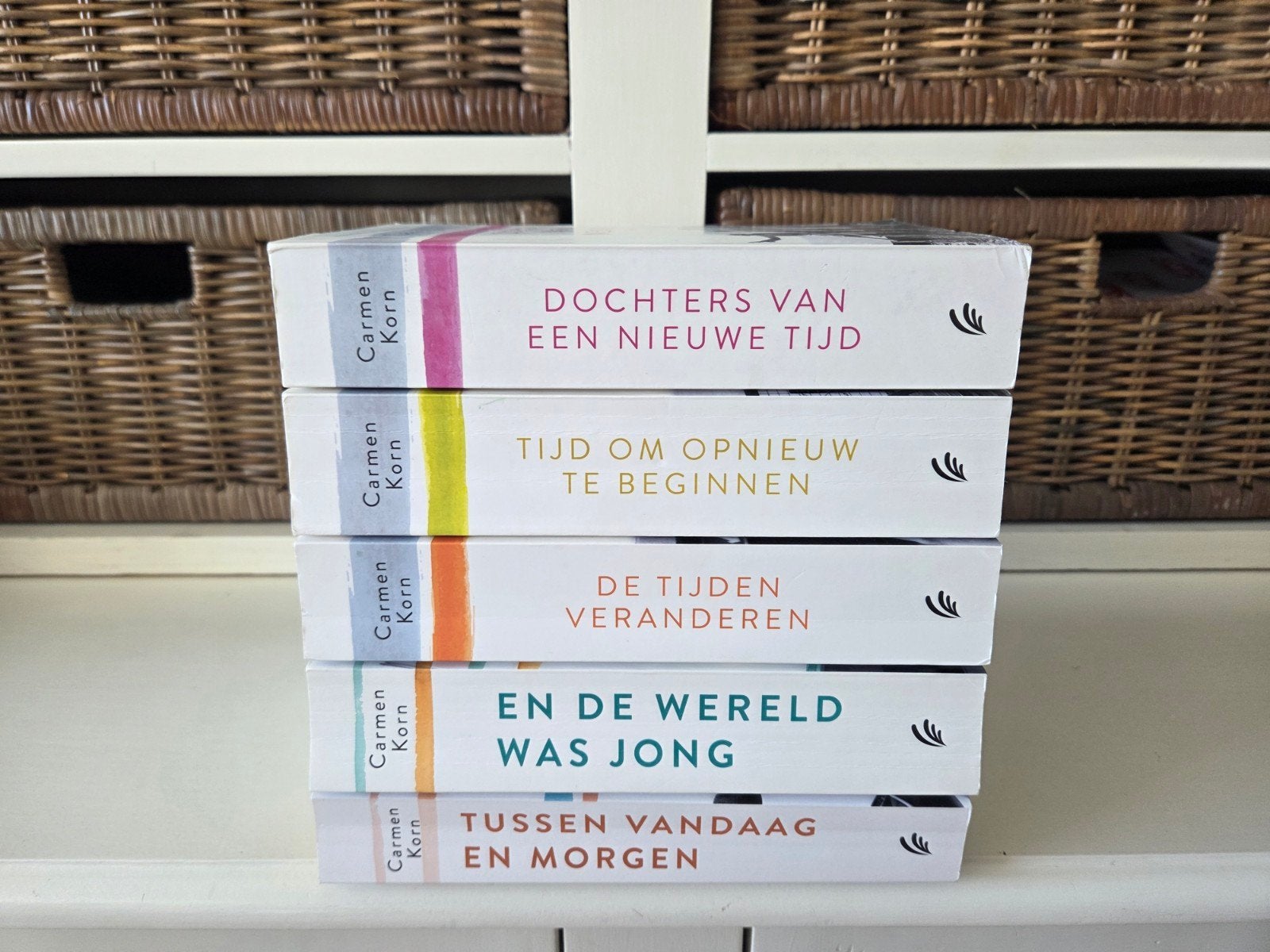 Carmen Korn - de nieuwe tijd en de 3 steden serie, Ophalen of Verzenden, Gelezen