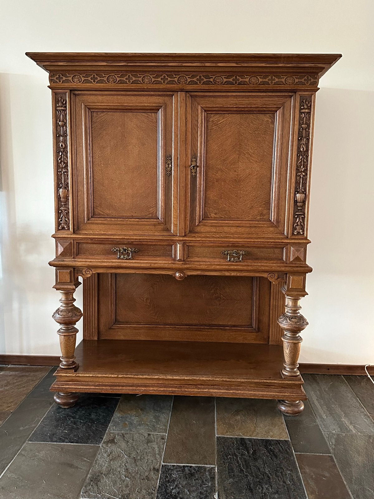 Prachtige Eiken Buffetkast - Klassiek en Ruim, Huis en Inrichting, Kasten | Buffetkasten, Gebruikt, 150 tot 200 cm, 100 tot 150 cm