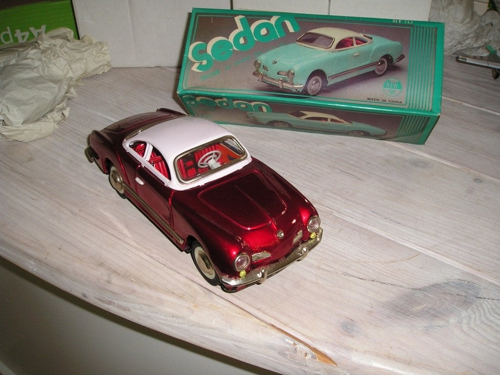 Vintage Volkswagen Karmann Ghia Sedan Tin Friction, Antiek en Kunst, Ophalen of Verzenden