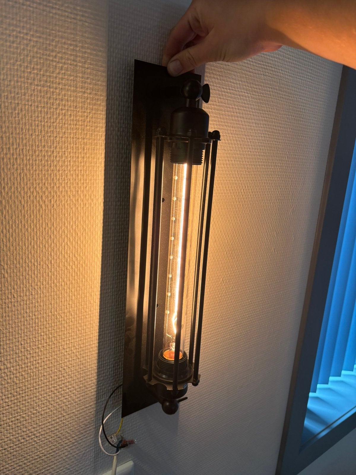 Zwarte wandlamp leuk, warm en sfeervol, Ophalen of Verzenden, Zo goed als nieuw