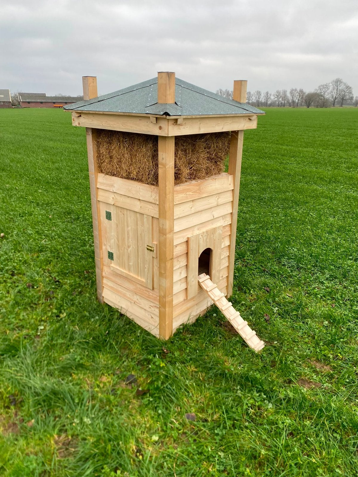 Kippenhok hooiberg, Ophalen, Zo goed als nieuw, Kippenhok of Kippenren