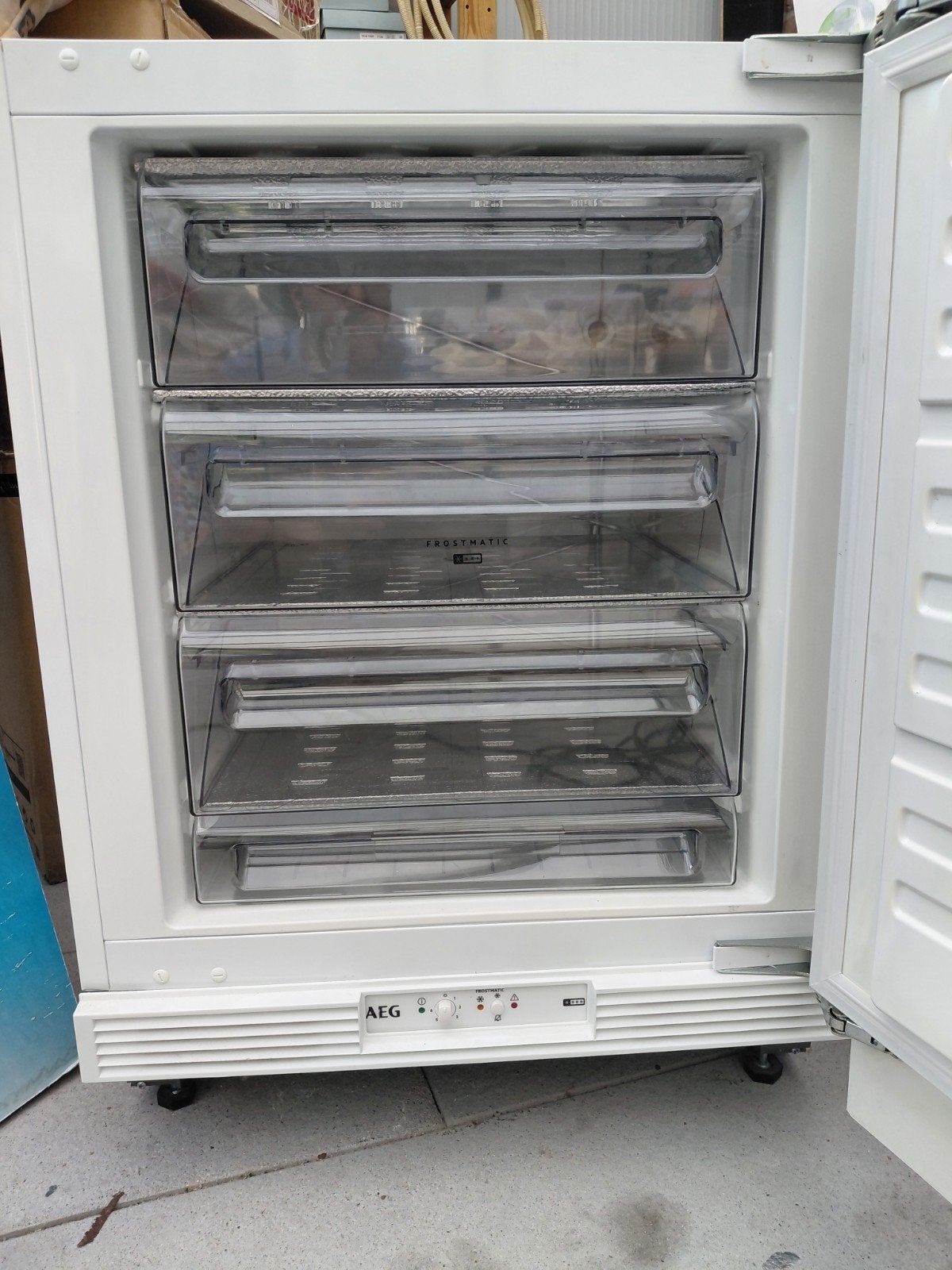 AEG Inbouw vrieskast 105L, Witgoed en Apparatuur, Vriezers en Diepvrieskisten, Gebruikt, Minder dan 85 cm, Minder dan 60 cm, Inbouw
