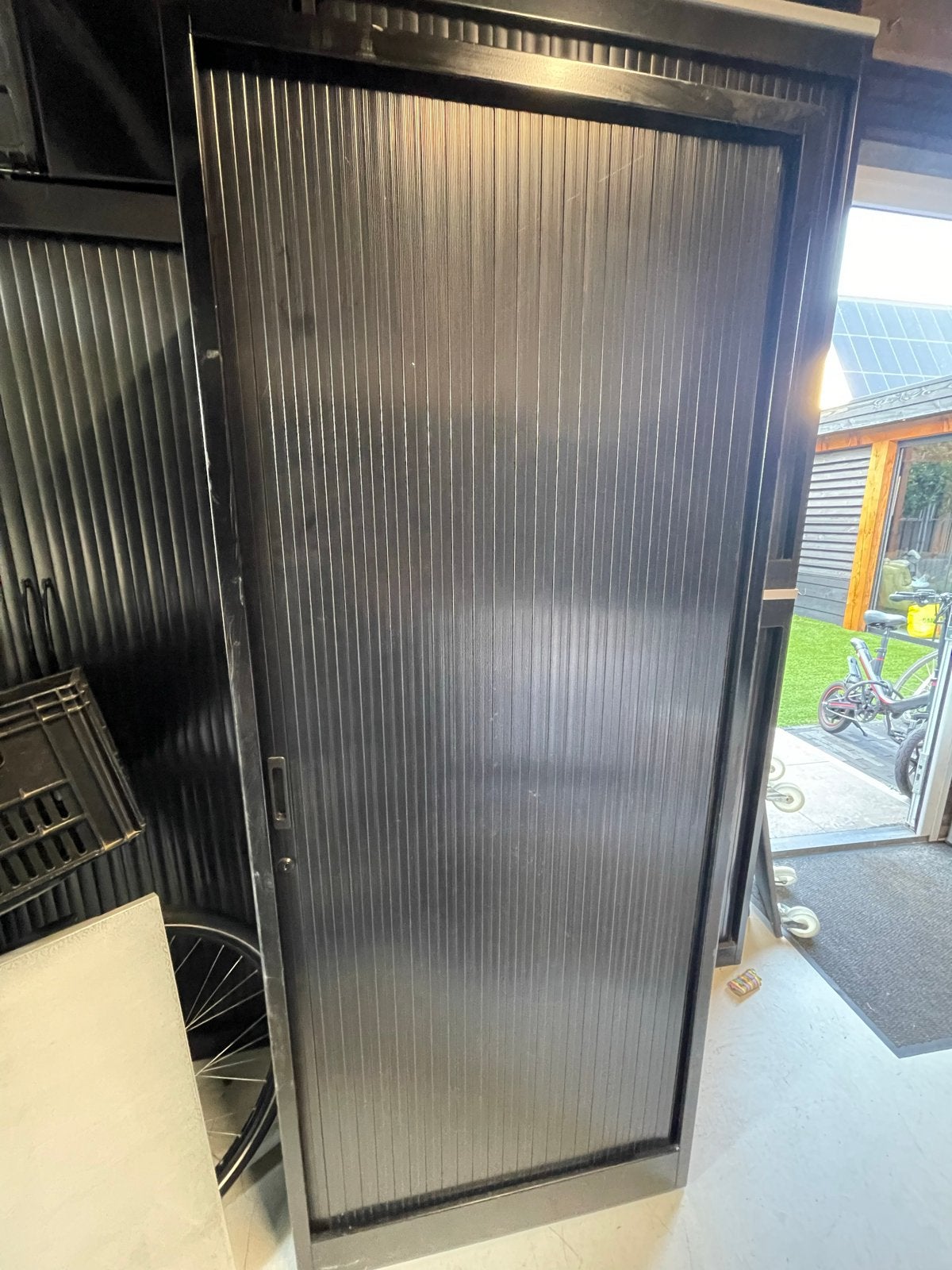 Archiefkast roldeurkast zwart 194,5x80,5x47cm met sleutels, Huis en Inrichting, Kasten | Roldeurkasten en Archiefkasten, Ophalen