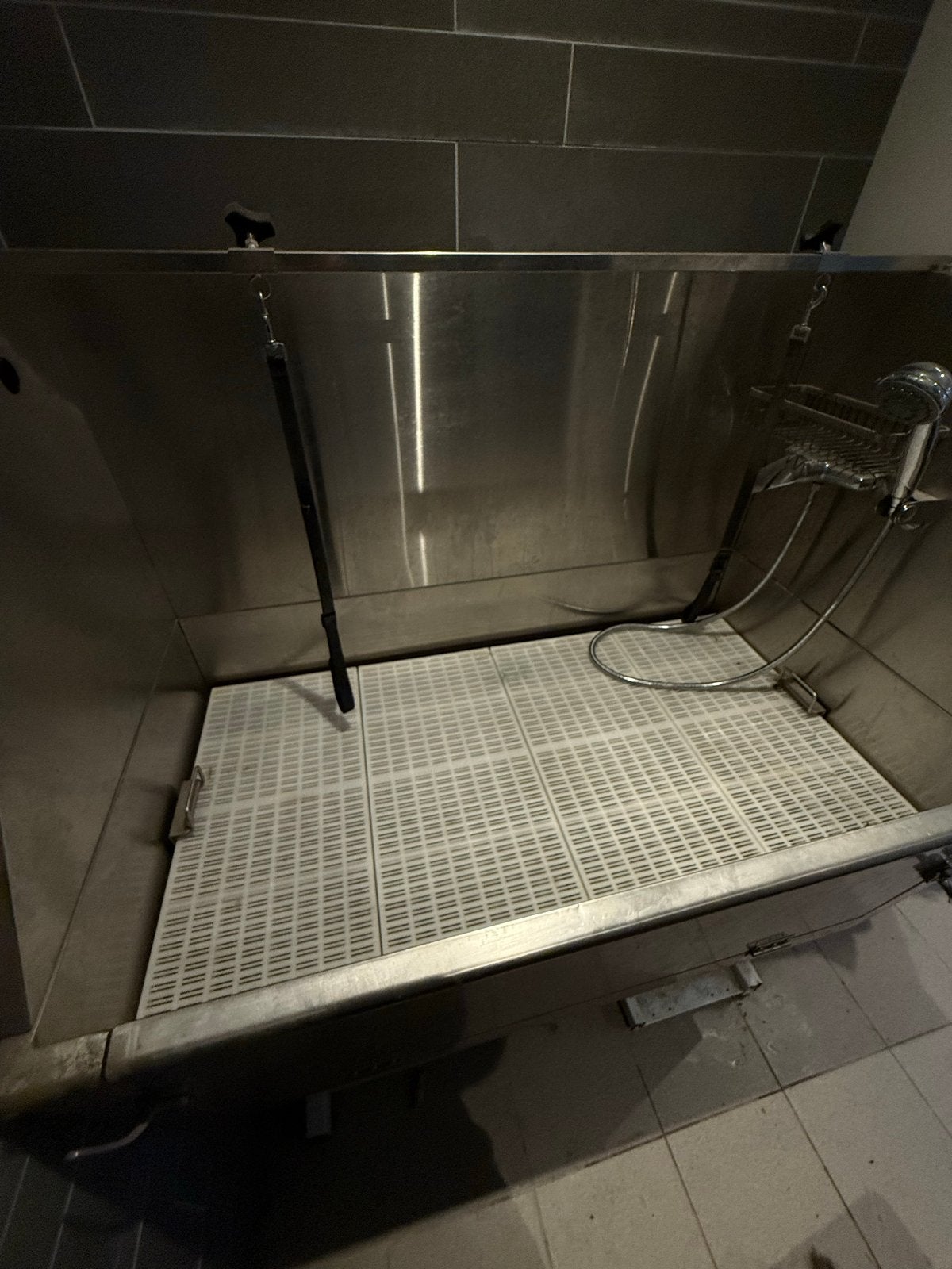 Hondentrimsalon hondenwasbad, Ophalen, Zo goed als nieuw