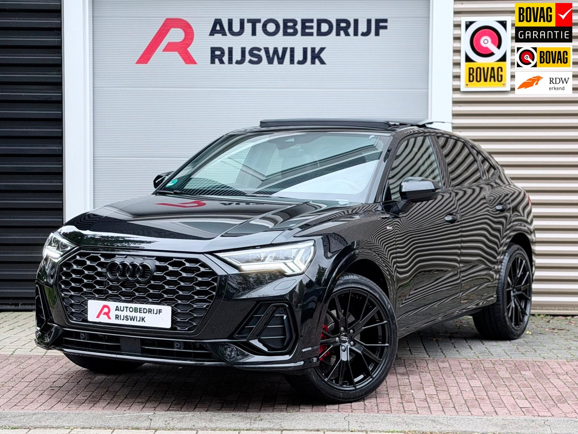Audi Q3 SPORTBACK 35 TFSI S Edition Competition Pano/Sfeer/K, Auto's, Euro 6, 4 cilinders, Alcantara, Zwart