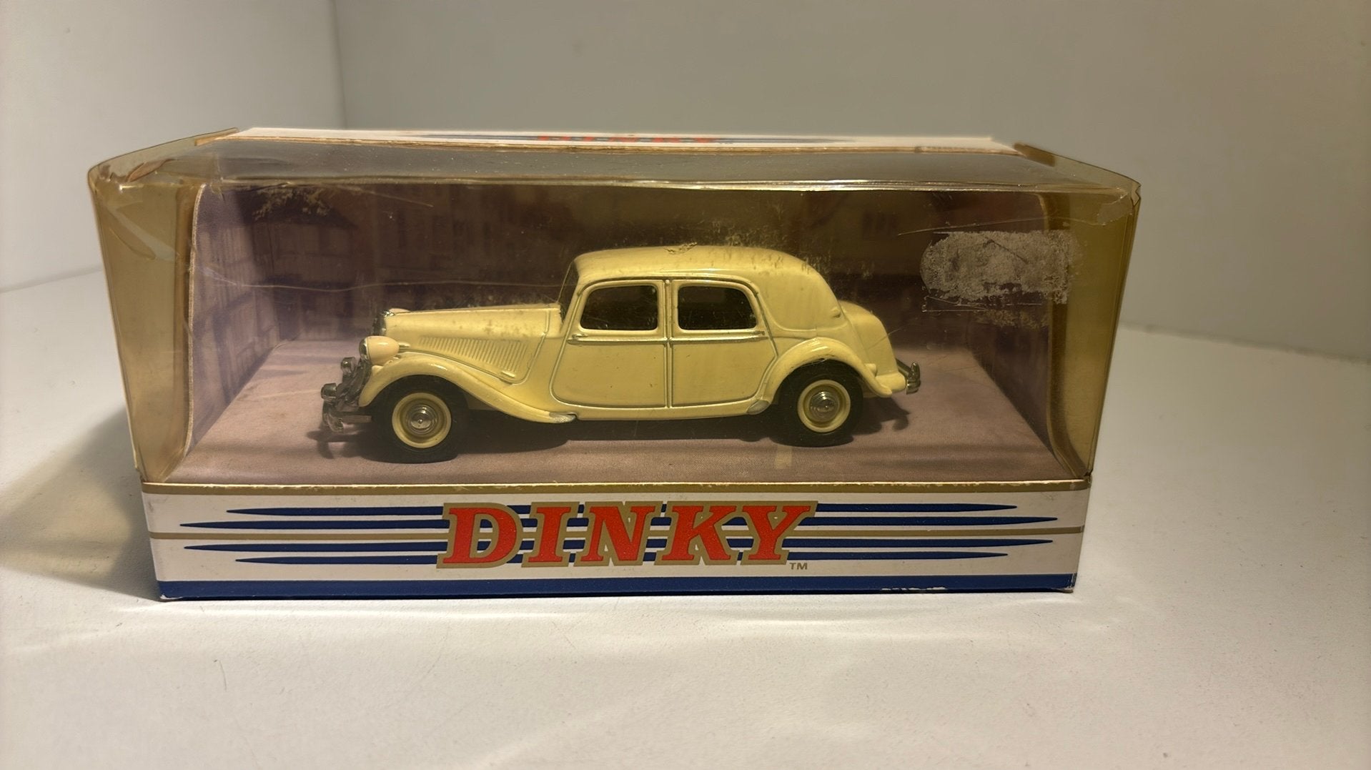 Citroen 15 cv dinky matchbox 1.43, Auto, Ophalen of Verzenden, A, A