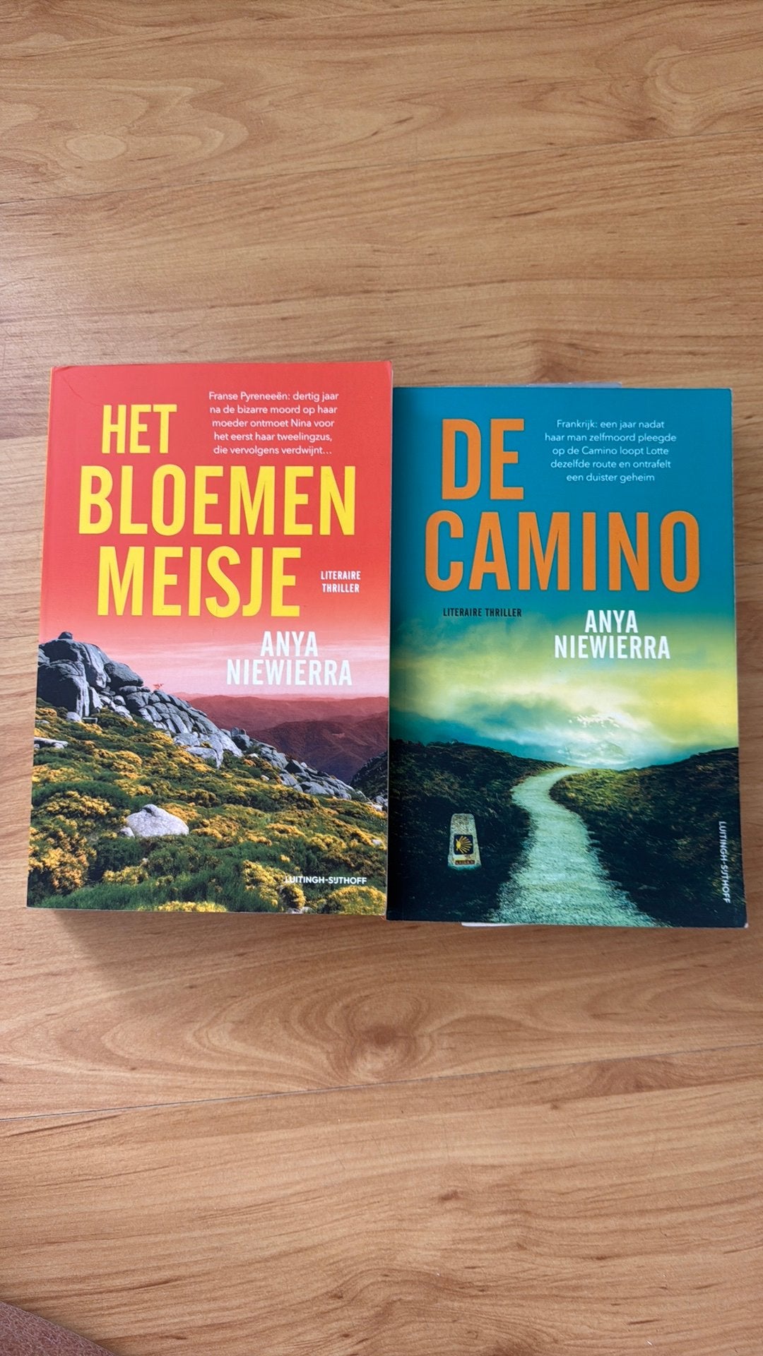 Anya Niewierra 2 boeken, Boeken, Ophalen of Verzenden, Zo goed als nieuw