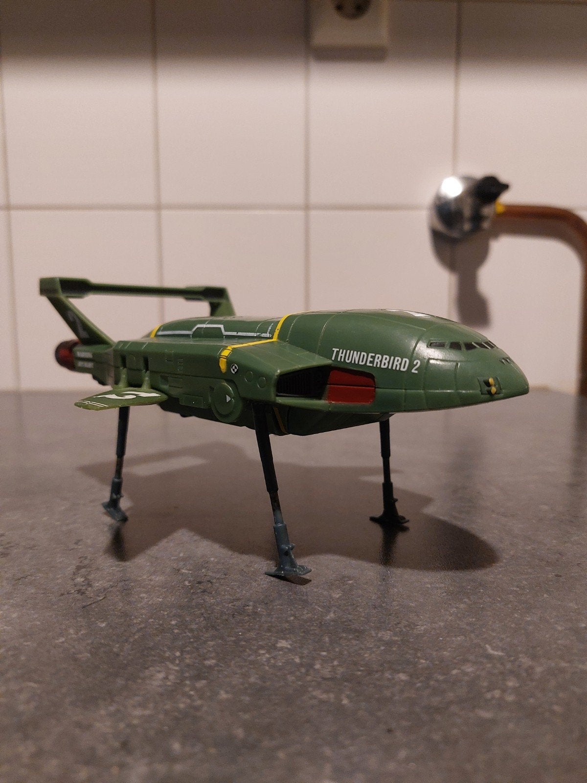 Thunderbird 2 uit 2016 - 1 poot kapot, Ophalen of Verzenden, Gebruikt