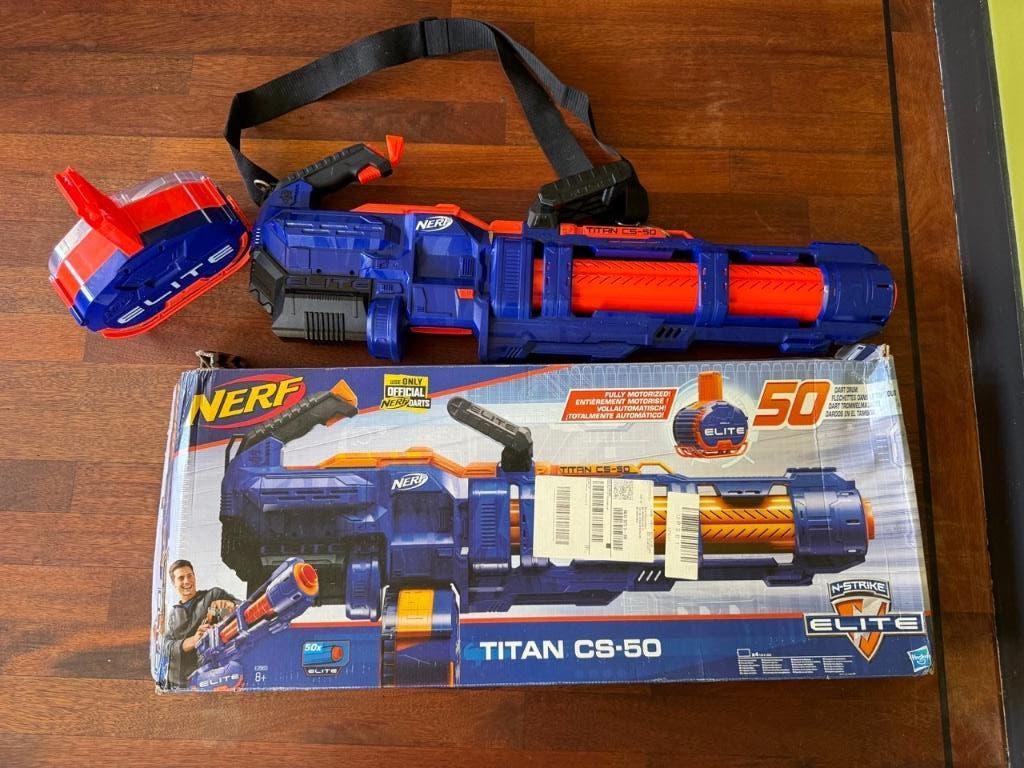 Nerf TITAN CS-50 in originele doos, incl batterijen en darts, Ophalen, Zo goed als nieuw