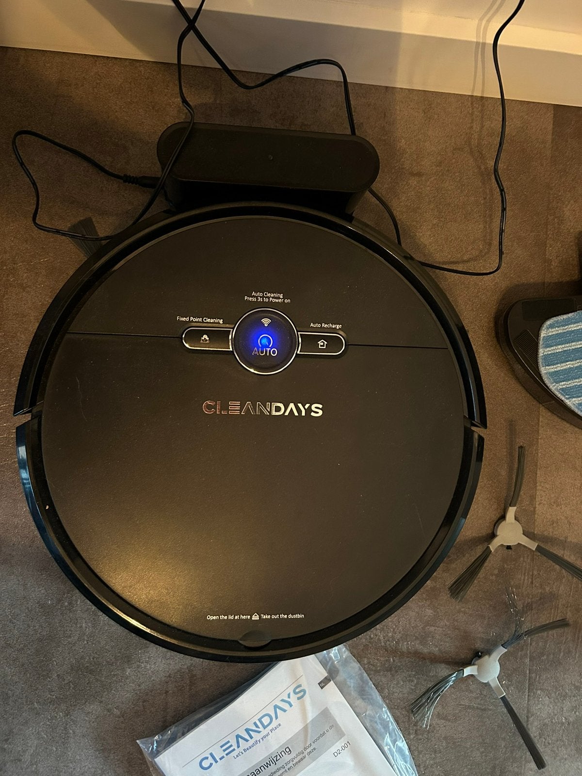 Cleandays robotstofzuiger en dweil, Ophalen, Zo goed als nieuw, Robotstofzuiger