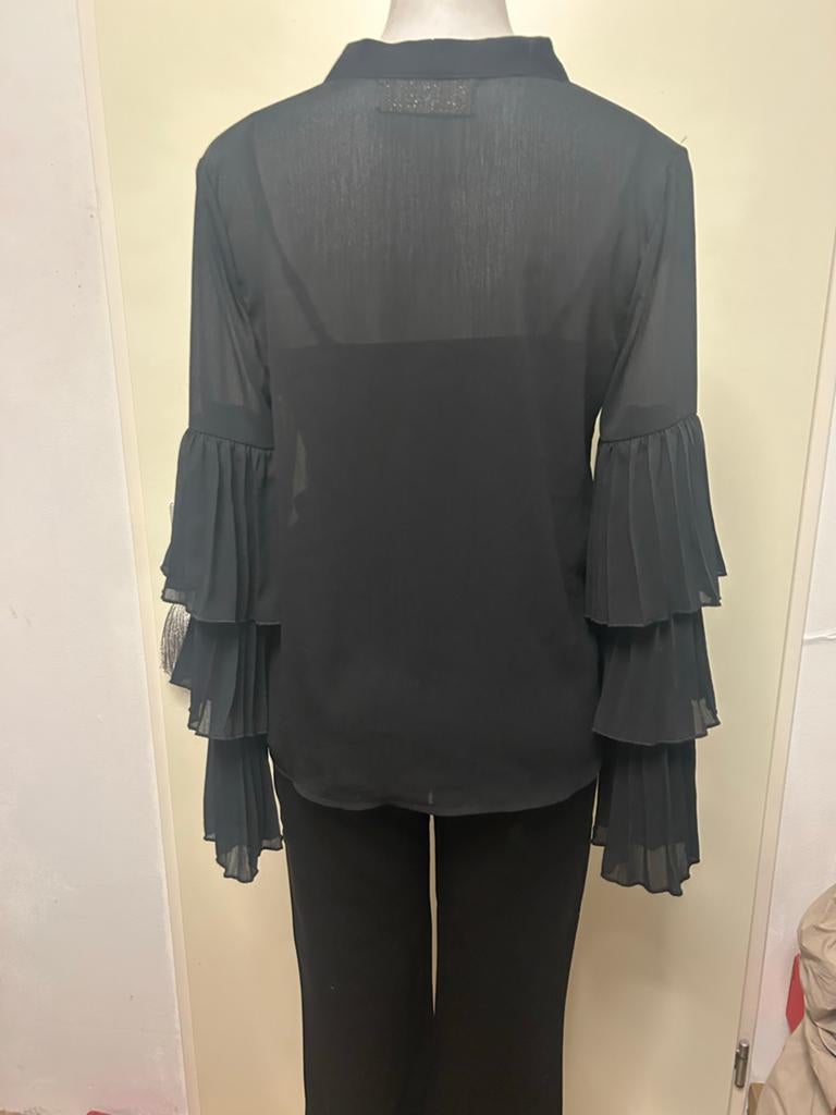 Zwarte blouse met ruches mouwen - DELOUSION by LOU, Ophalen of Verzenden, Zo goed als nieuw, Maat 36 (S), Zwart