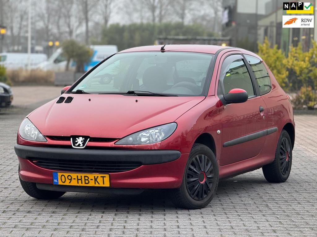 Peugeot 206 1.4 XT | APK 09-08-2026 | Elektrische ramen en s, Voorwielaandrijving, Stof, 4 cilinders, Origineel Nederlands