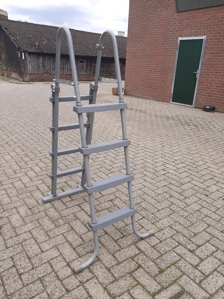 Trap zwembad, Ophalen, Gebruikt, Ladder