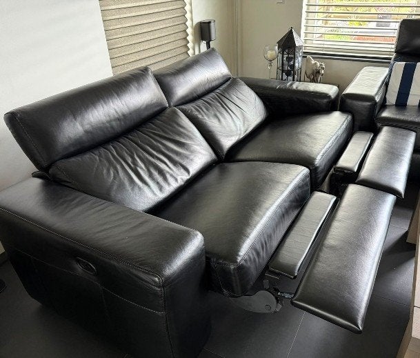 Zwarte leren Lederland bank met relaxfunctie, Huis en Inrichting, Banken | Bankstellen, Modern, Comfortabel, Tweepersoons, Ophalen of Verzenden
