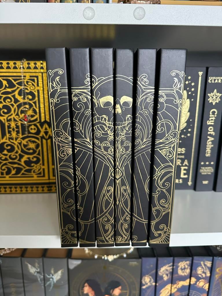 Savage Lands Thebookishbox Special Edition, Boeken, Romans, Zo goed als nieuw, Amerika, Ophalen of Verzenden