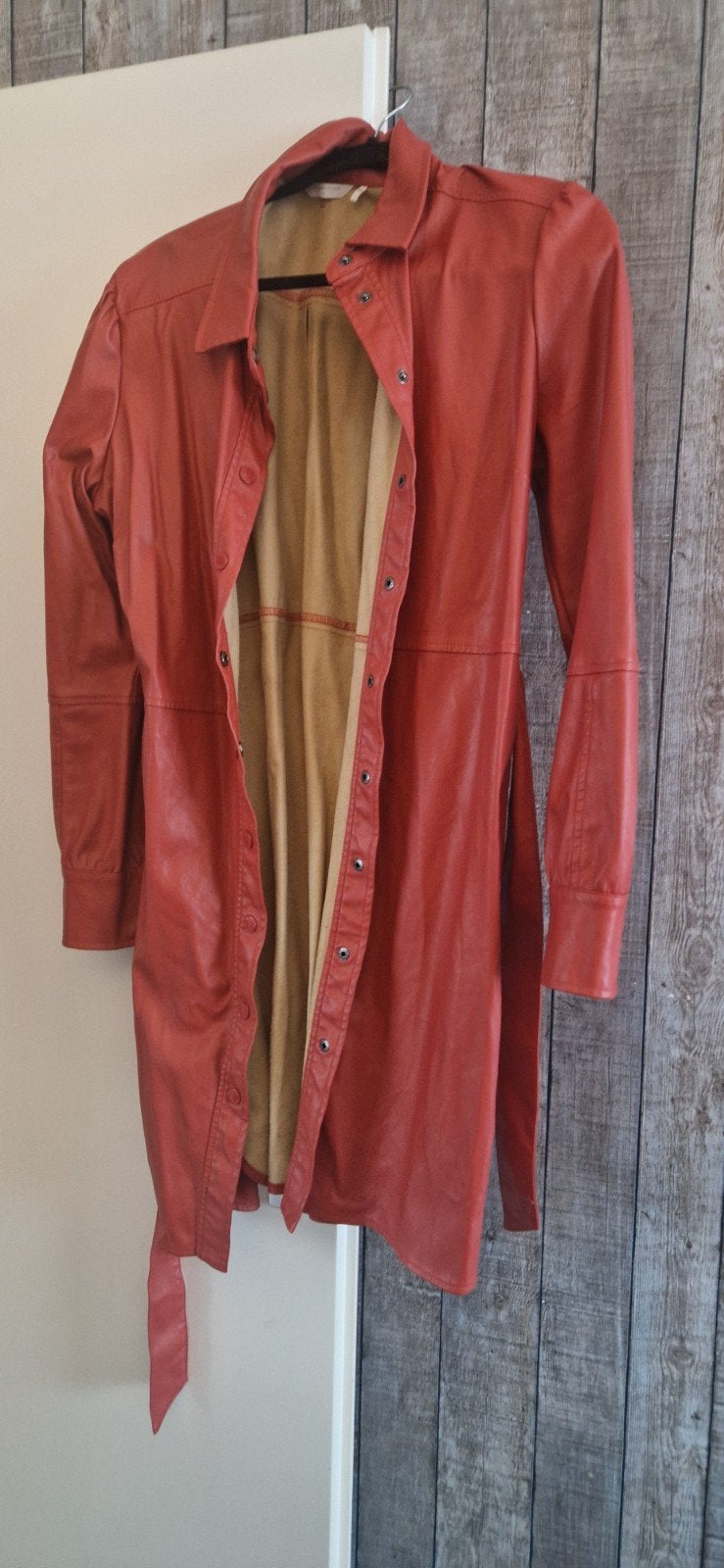 Stijlvolle oranje leren jurk - Maat XL, Kleding | Dames, Jurken, Maat 46/48 (XL) of groter, Oranje, Ophalen of Verzenden, Boven de knie