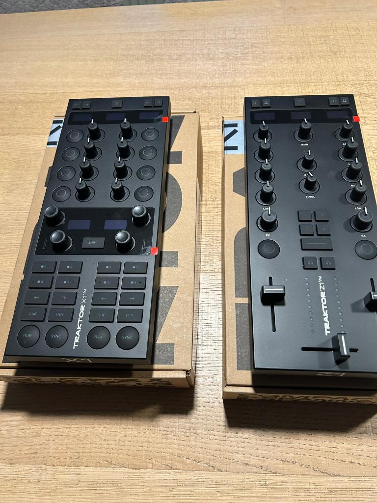 NATIVE INSTRUMENTS Z1 MK2 + X1 MK3, Muziek en Instrumenten, Dj-sets en Draaitafels, Ophalen, Zo goed als nieuw, Dj-set, Overige merken