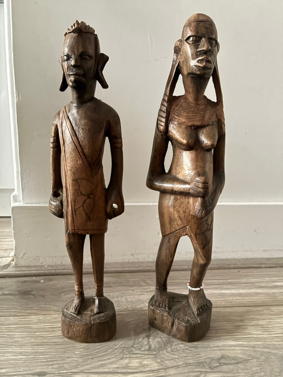 Houten beelden van Afrikaanse man en vrouw, Ophalen, Groep mensen, Handgemaakt, 20 - 50 cm