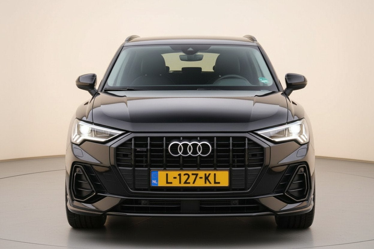 Audi Q3 35 TFSI S-LINE PANO-DAK CAMERA TREKHAAK!, Euro 6, 4 cilinders, 150 pk, Zwart